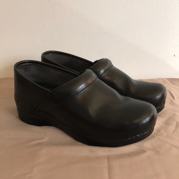 dansko restaurant shoes